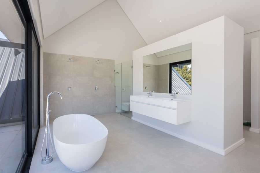 4 Bedroom Property for Sale in Val De Vie Estate Western Cape